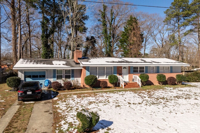Brick ranchers are a popular living option in Williamsburg.