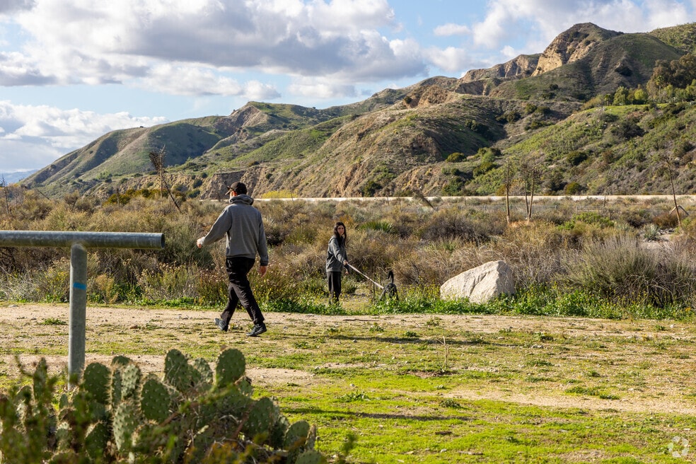 Neighborhood_Crescenta Highlands_Final_100223