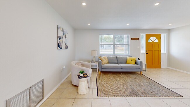 1426 Gerard Ln, Holiday, FL 34690 - photo 2