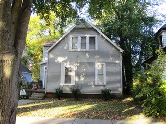 1410 N Lee St, Bloomington, IL 61701