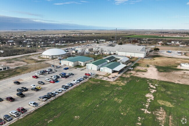 GreatSchools ranks Grape Creek High School above average for student progress.