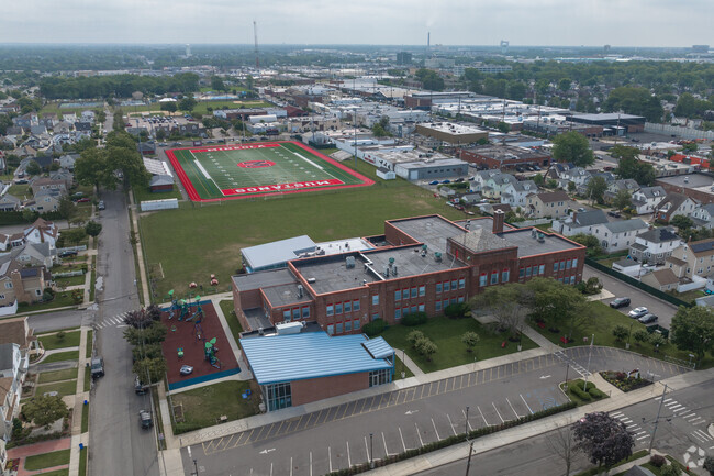 Hampton Street School has 369 students in grades PK, and K-2.