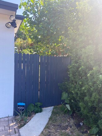 266 NE 111th St Unit Furnished efficiency, Miami, FL 33161