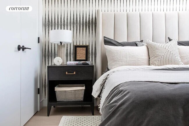 36-20 Steinway St, Queens, NY 11101 - photo 7