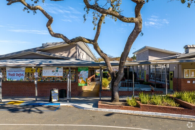 Educational opportunities abound at Lafayette Elementary School in Tanglewood Lafayette, Ca.