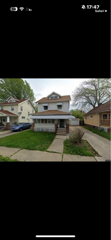 1443 Larchmont Rd, Cleveland, OH 44110