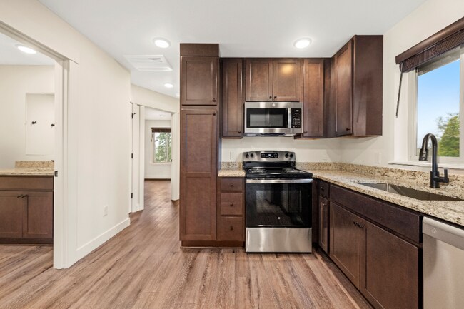 1335 SE Jetty Ave unit A-12, Warrenton, OR 97146 - photo 3