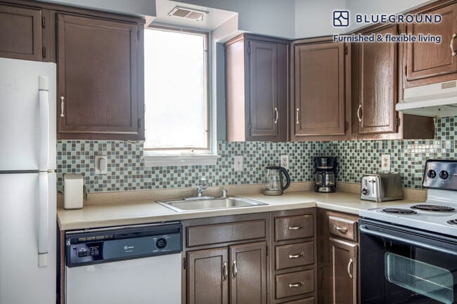 3244 Jones Ct NW unit FL2-ID705, Washington, DC 20007 - photo 6