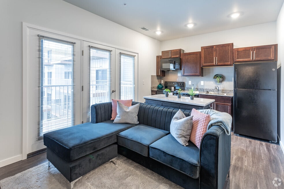 Metro Place Apartments, Lansing, MI 48933 - photo 1