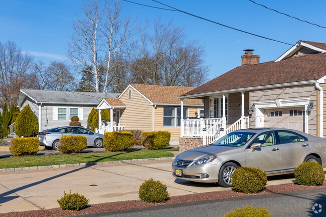 Smaller ranch homes are located on various streets in Georgia.
