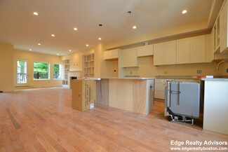18 Cufflin St Unit 1, Boston, MA 02135