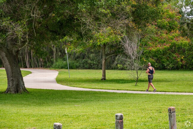 Rio Vista Park is a nice little greenway getaway just to the east of Gateway.