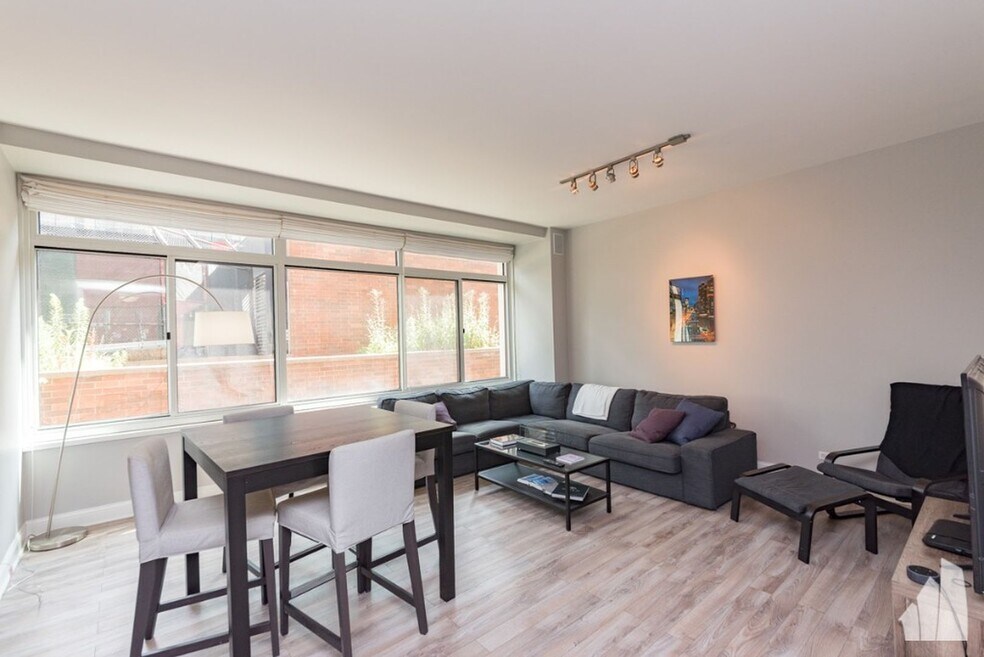 Grand Ohio Condominiums unit 618, Chicago, IL 60611 - photo 1