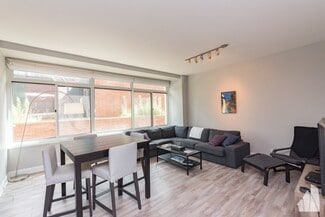 211 E Ohio St, Chicago, IL 60611
