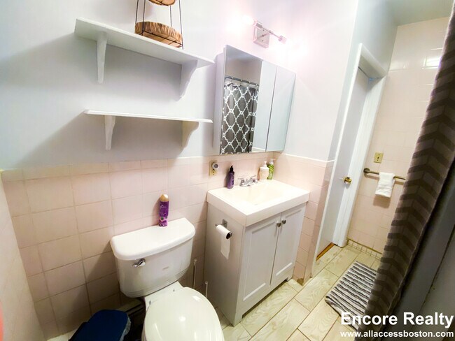 1568 Tremont St unit 4, Roxbury Crossing, MA 02120 - photo 4