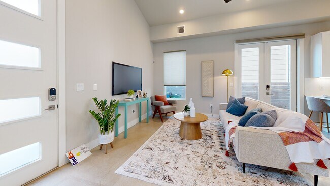 1174 Bedford St unit 2, Austin, TX 78702 - photo 2