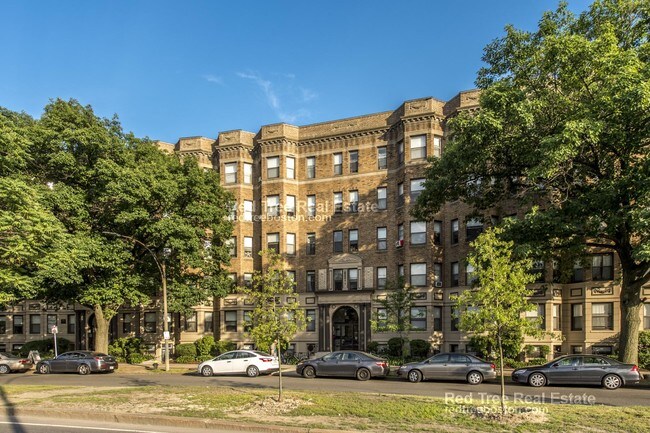 1160 Commonwealth Ave unit C, Boston, MA 02134 - photo 2