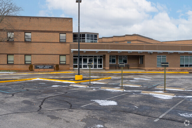 5.9% of teachers at Corydon Central High School are in their first or second year.