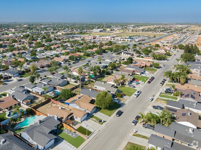 Looking West from the homes of Wasco towards the new construction beyond.