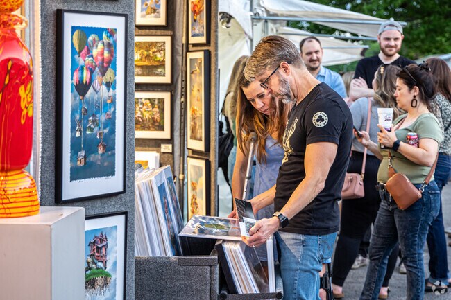 Brookside Art Annual has many artists displaying their work and inspiring the crowd.