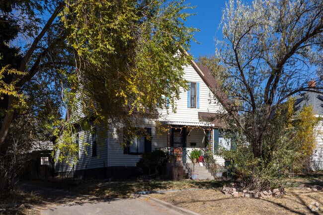 Some homes have driveways, but they are not as common around Walsenburg.