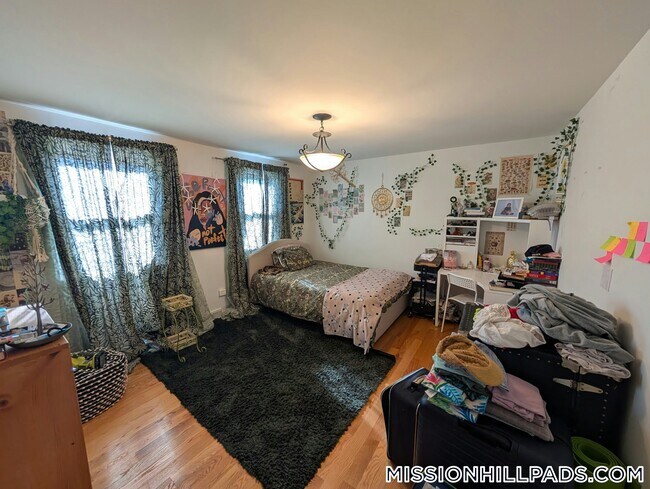 45 Fort Ave, Roxbury, MA 02119 - photo 5