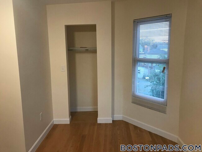 21-23-23 Weitz St unit 3, Boston, MA 02134 - photo 6