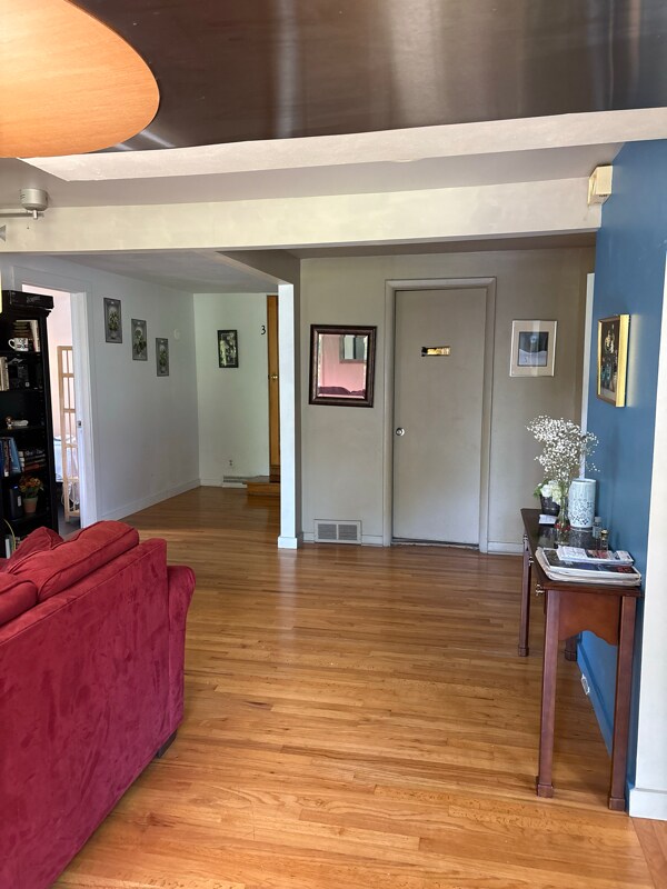 105 Robert Dr unit Room  2, Syracuse, NY 13210 - photo 7