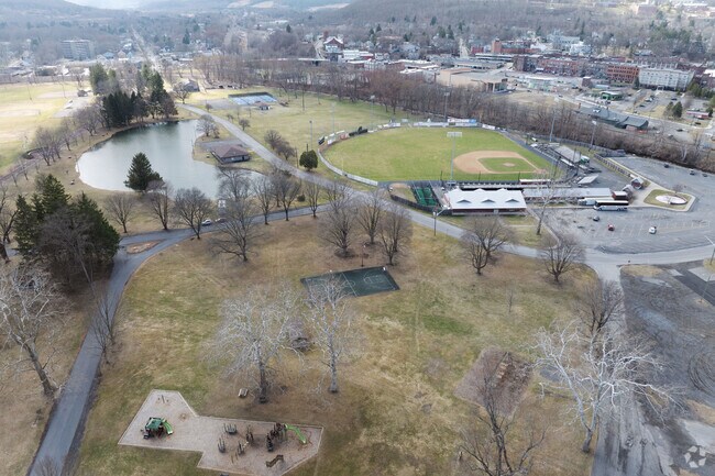 Neahwa Park is a vibrant community hub offering a wide array of recreational facilities and activities within walking distance of downtown.