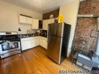 88 Hammond St Unit 8, Boston, MA 02120