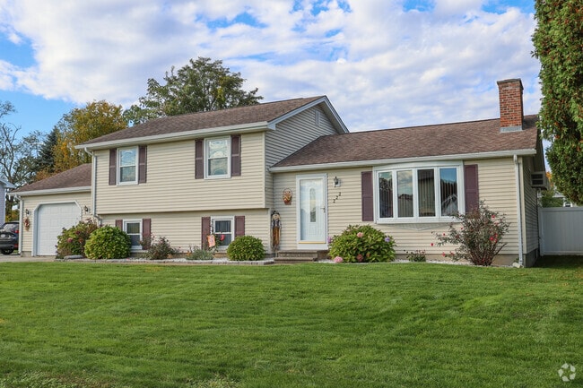 Split level homes are present in Willmansett.