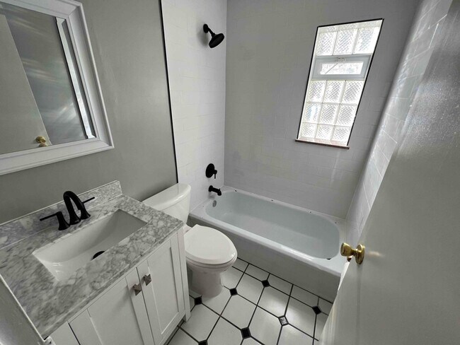 2519 Indianola Ave unit A, Columbus, OH 43202 - photo 2