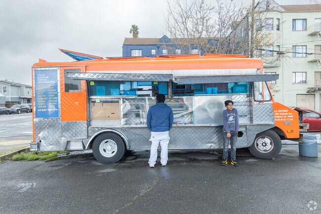 A popular Seminary food truck serves tacos and other Mexican street fare.