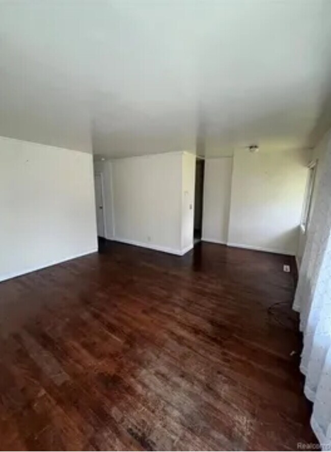 6832 Cornell St, Taylor, MI 48180 - photo 3