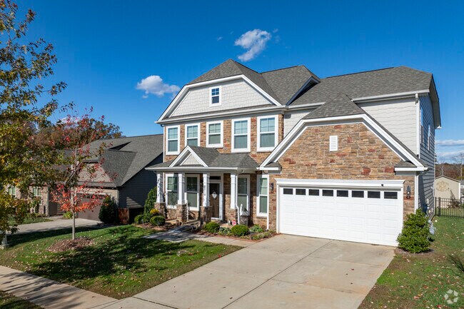 Families especially enjoy the quiet safe suburban neighborhoods of Gastonia.