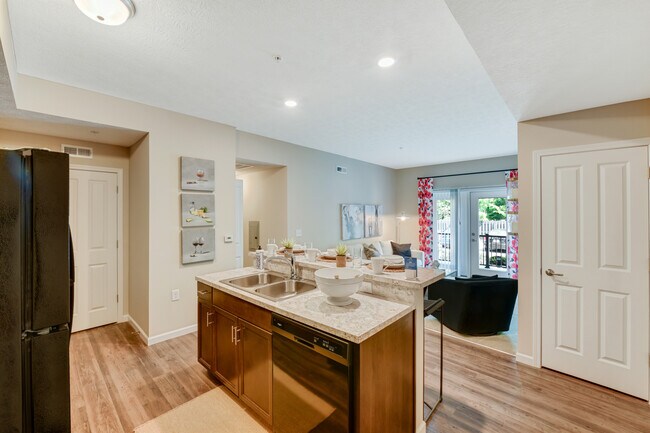 Woodfield Park, Columbus, OH 43219 - photo 5