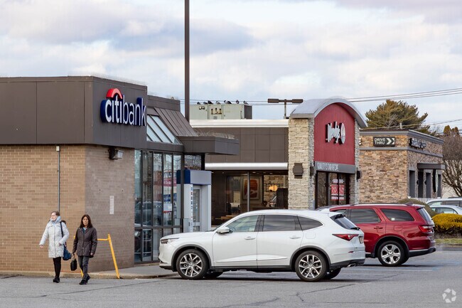 Fast food and banking are very accessible in Deer Park.