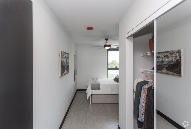 4BR, 3BA - 1233 SF