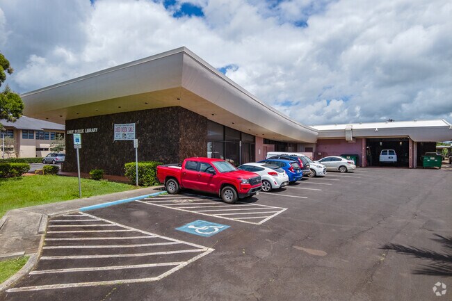 The Public Library in Lihue is a readers dream!