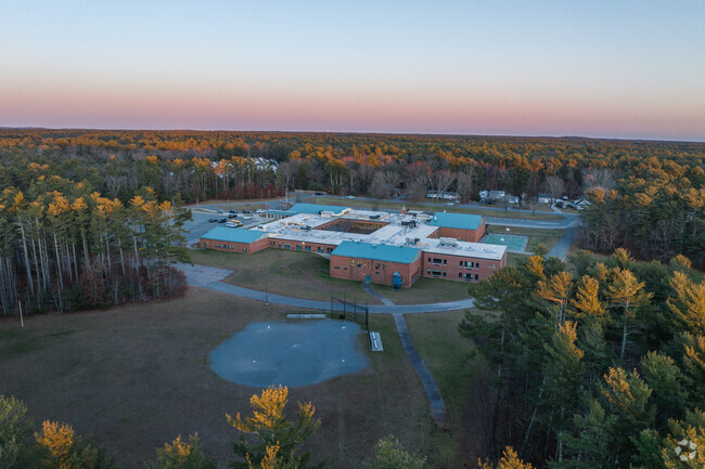 Pembroke Community Middle School in Silver Lake received an overall C- grade from Niche.