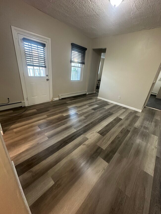 218 N 5th St unit 2, Allentown, PA 18102 - photo 2