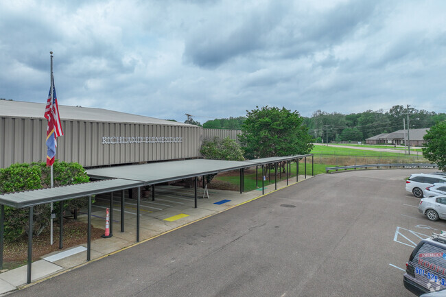 Richland Elementary School has a  A minus rating on the website Niche.
