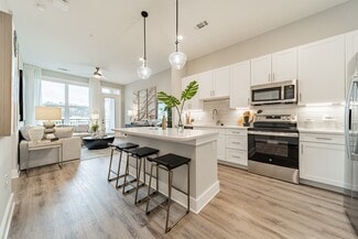 901 Saint Albans Dr, Raleigh, NC 27609