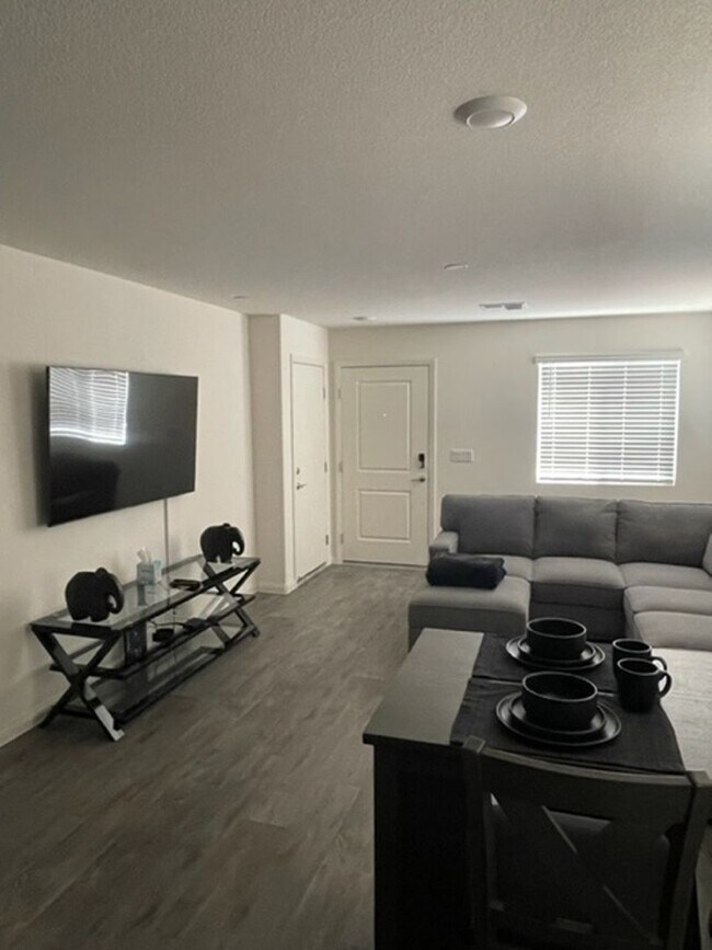 7005 Magenta Moon St, North Las Vegas, NV 89086