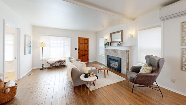 332 NW 79th St, Seattle, WA 98117 - photo 2