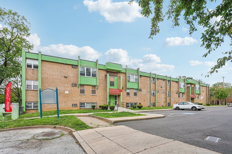 Marshall Square Apartments