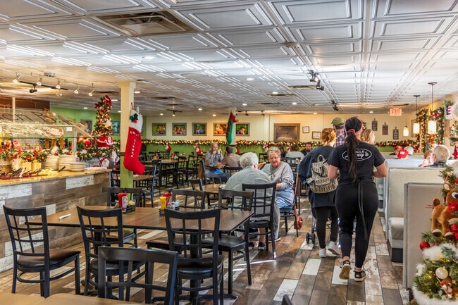 Uncle Linny’s has a hot food bar, arcade gaming area, and outdoor seating.