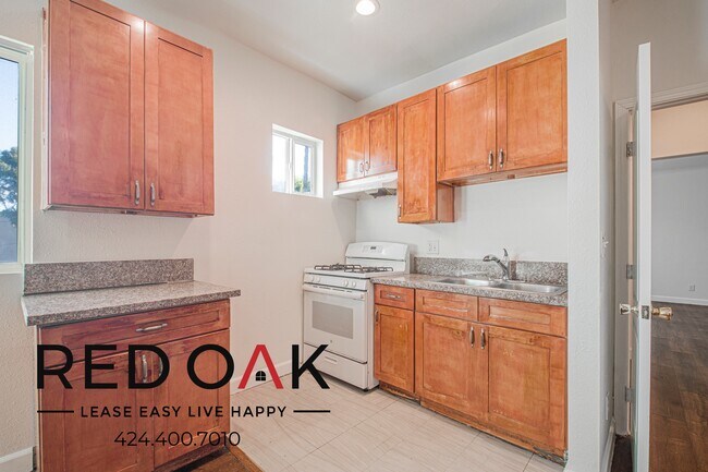 1847 1/2 W Florence Ave unit 204, Los Angeles, CA 90047 - photo 5