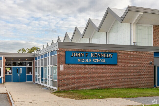John F Kennedy Middle School in Woburn has an overall grade of B- on Niche.