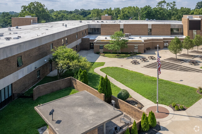 Courtyard at 
Gilbert A. Dater High School.